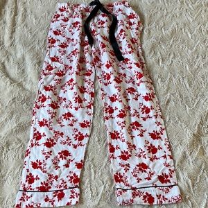 NWOT bSoft Roses Print Bamboo Blend Extremely Soft Side Pockets  Pajama Pants S